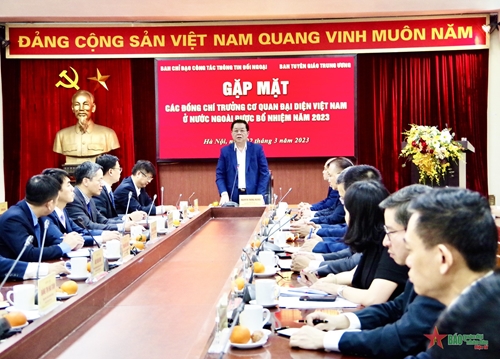 Đồng chí Nguyễn Trọng Nghĩa gặp mặt các Trưởng cơ quan đại diện Việt Nam ở nước ngoài